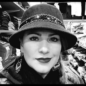 Meet your Posher, Paula